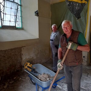 Sakristei, Putz abschlagen / Anni Reiterer
