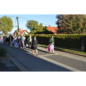 Einzug der Kinder mit Paten